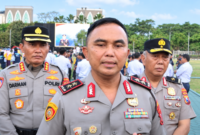 Foto: Kapolda Jawa Timur Irjen Pol Dekananto Eko Purwono (depan) didampingi jajaran Pejabat Utama Polda Jatim memberikan arahan wartawan terkait peluncuran program 'Polisi Jogo Sekolah' di Lapangan Mapolda Jatim.