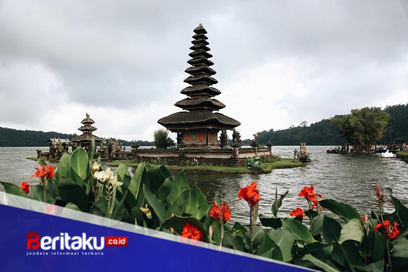 There are concerns about the impact of tourism on Bali's water resources, as well as the strain that large numbers of tourists can put on cultural sites and natural attractions.