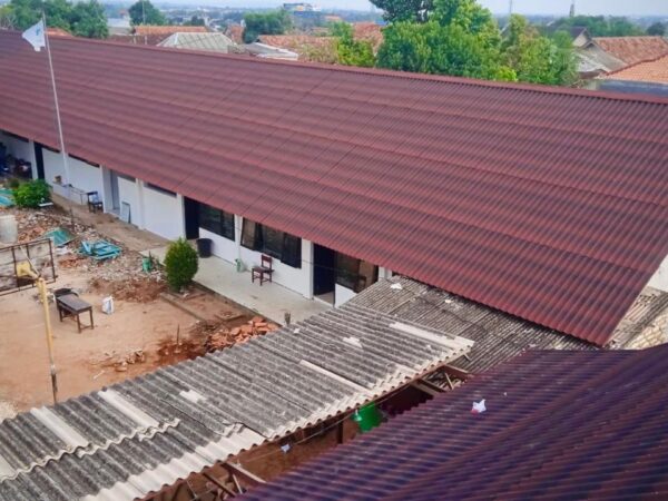 Aksi Nyata PT Onduline Manufaktur Indonesia: Dorong Pertumbuhan Ekonomi Nasional hingga Bangun Atap Aman bagi Siswa