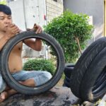 Minim Lapangan Kerja Tak Surutkan Langkah, Pria Asal Sumenep ini Mandiri Lewat Bisnis Ban Bekas