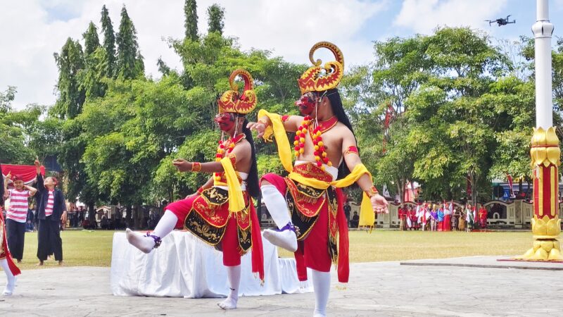 Warnai HUT ke-81 RI, 38 Pakaian Adat Nusantara Pukau Peserta Upacara Kemerdekaan di Pemkab Sumenep