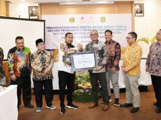 Konsisten Lima Tahun Cegah Stunting, SKK Migas-KEI Raih Penghargaan dari Bupati Sumenep