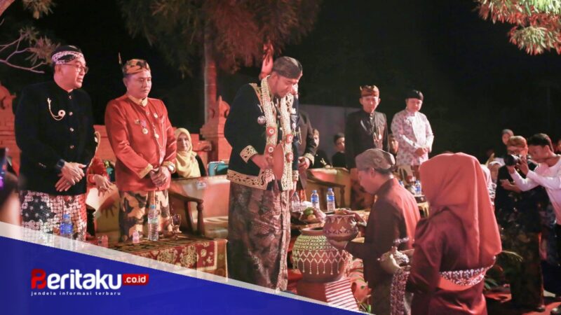Sajikan Air Suci dan Hasil Bumi 6 Dusun, Tradisi Tatorbangan Desa Torbang Pukau Bupati Sumenep