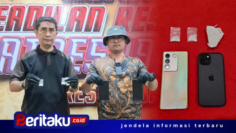 Foto: Kasat Resnarkoba Polresta Sumenep Kompol Mohammad Sjaiful, S.H., M.H. (kiri) bersama anggota menunjukkan barang bukti dua paket sabu seberat 1,75 gram, tisu pembungkus, serta dua unit ponsel pintar (Vivo dan iPhone 15) hasil penangkapan dua oknum kepala desa.