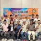 Foto: Pengurus Dewan Pimpinan Cabang (DPC) Persaudaraan Kepala Desa Indonesia (PKDI) Kabupaten Sumenep bersama Komisi Informasi Kabupaten Sumenep usai menggelar pertemuan di Aula Hotel MYZE Sumenep.