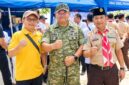 Foto: Dandim 0827/Sumenep Letkol Inf. Citra Persada (tengah) bersama jajaran Perhutani KPH Madura dan tokoh Kepramukaan saat mengepalkan tangan salam komando sebagai simbol komitmen sinergi pengamanan lingkungan di Kabupaten Sumenep.