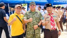 Foto: Dandim 0827/Sumenep Letkol Inf. Citra Persada (tengah) bersama jajaran Perhutani KPH Madura dan tokoh Kepramukaan saat mengepalkan tangan salam komando sebagai simbol komitmen sinergi pengamanan lingkungan di Kabupaten Sumenep.