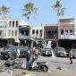 Foto: Kondisi pasca ledakan di kawasan pertokoan Pakuwon City, Surabaya, yang terlihat ramai setelah insiden.