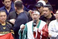 Foto: Legenda tinju nasional sekaligus anggota DPD RI, Daud "Cino" Yordan, saat memberikan ucapan terima kasih dan pidato kemenangan usai laga "Back to Champion 2026" di GOR Terpadu Pontianak.