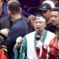 Foto: Legenda tinju nasional sekaligus anggota DPD RI, Daud "Cino" Yordan, saat memberikan ucapan terima kasih dan pidato kemenangan usai laga "Back to Champion 2026" di GOR Terpadu Pontianak.