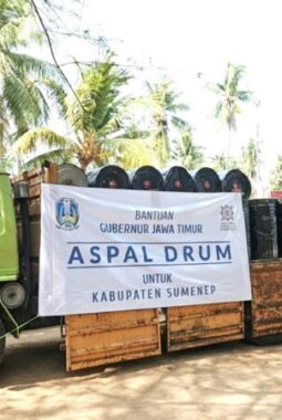 Volume Bantuan Aspal Drum Pemprov Jatim ke Sumenep Disorot, Khofifah Sebut Sesuai Kebutuhan Daerah