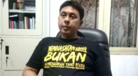 Foto: Tokoh hukum sekaligus aktivis Kabupaten Sumenep, Zamrud Khan, memberikan keterangan tegas terkait sorotan publik terhadap penanganan pasien dan manajemen RS Baghraf Health Care (BHC) Sumenep.