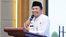 Foto: Kepala Dinas Koperasi, Usaha Mikro, Perindustrian dan Perdagangan (DKUPP) Sumenep Moh. Ramli saat memberikan sambutan dan arahan dalam sarasehan UMKM gagasan PWI Sumenep di Aula Jaga Temba UNIBA Madura.