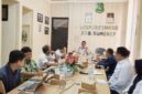 Foto: Kepala Dinas Perumahan Rakyat, Kawasan Permukiman dan Perhubungan (Disperkimhub) Kabupaten Sumenep, Dadang Dedy Iskandar (ujung tengah), saat memimpin Rapat Koordinasi Penyusunan Feasibility Study Rencana Induk Terminal Tipe C dan Feasibility Sumenep Connect di Ruang Rapat Disperkimhub, Selasa (27/10/2026).