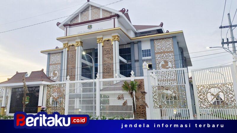 Foto: Gedung DPRD Kabupaten Sumenep di Jalan Trunojoyo yang diagendakan menjadi lokasi kedatangan pihak keluarga almarhum Dani guna melayangkan pengaduan resmi kepada Komisi IV, Kamis (29/10/2026).