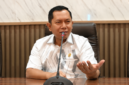 Foto: Ketua Komisi IV DPRD Sumenep Mulyadi saat memberikan keterangan resmi terkait agenda pemanggilan pihak Dinkes P2KB serta manajemen RS BHC Sumenep.